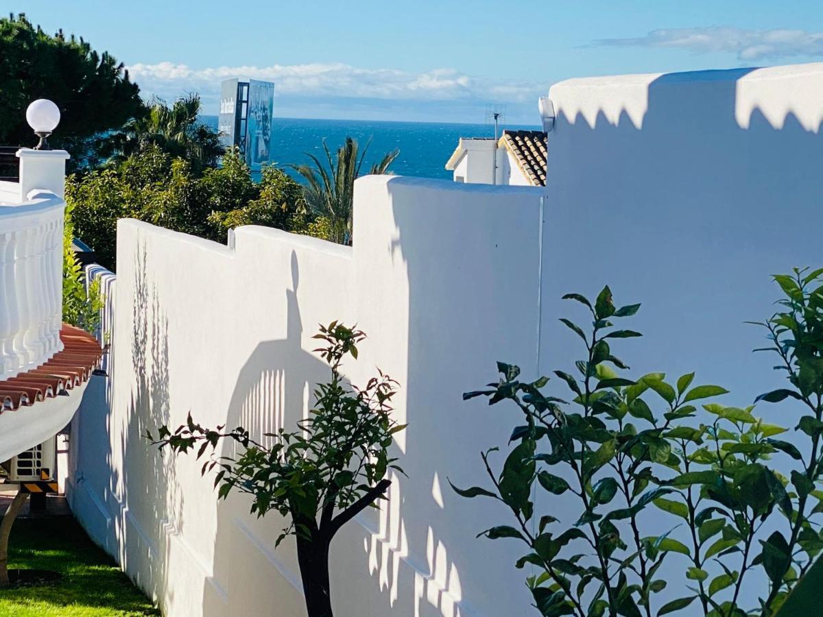 With Tropical Garden And Sea Water Pool Appartement