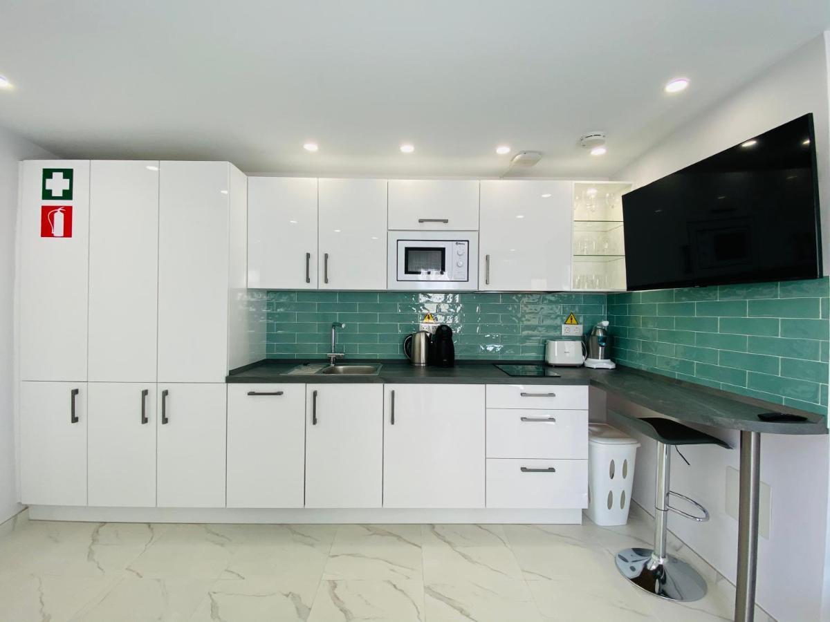 Appartement With Tropical Garden And Sea Water Pool Marbella