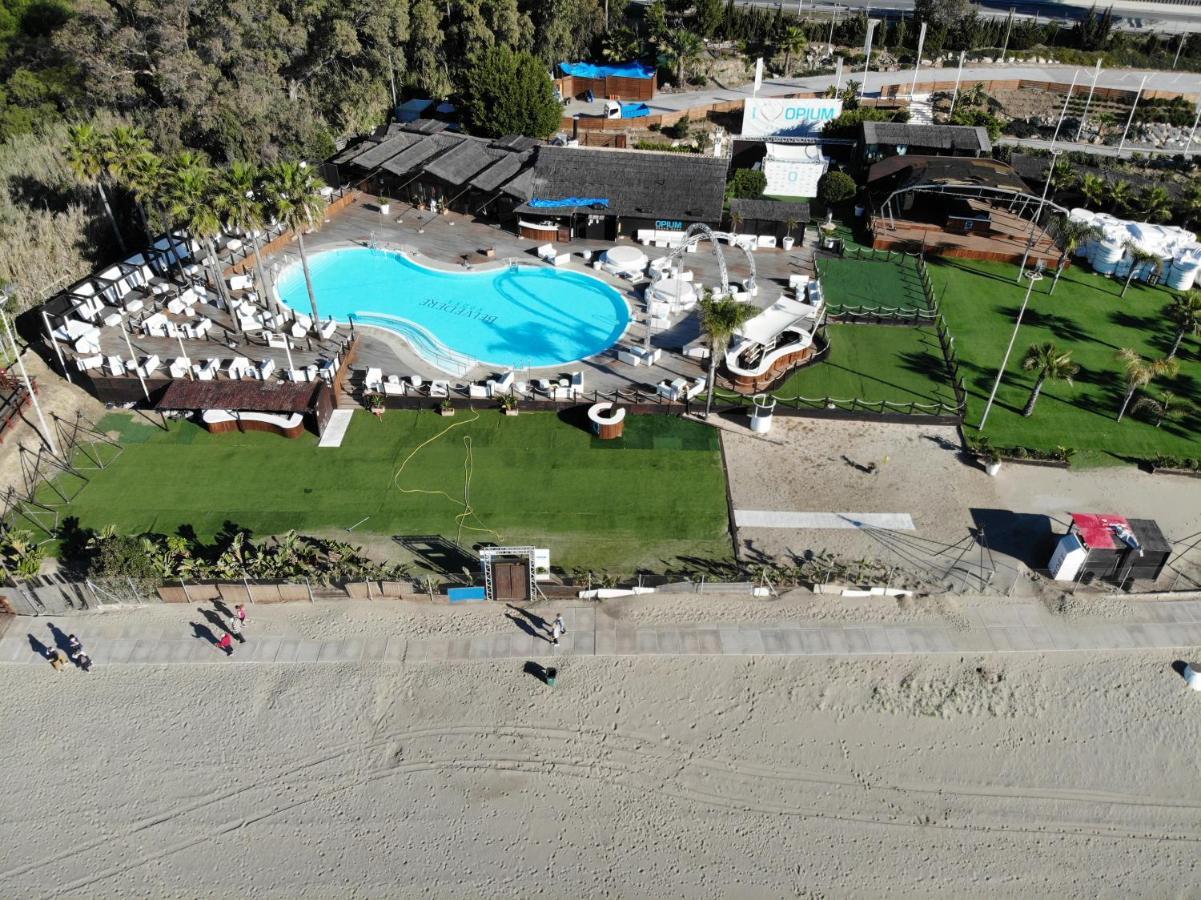 With Tropical Garden And Sea Water Pool Appartement Marbella