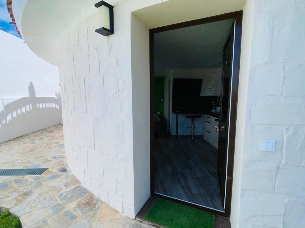 Appartement With Tropical Garden And Sea Water Pool